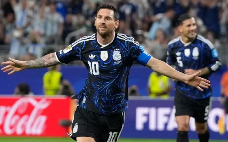 Argentina revive la histórica camiseta azul de México 86 para enfrentar a Inglaterra