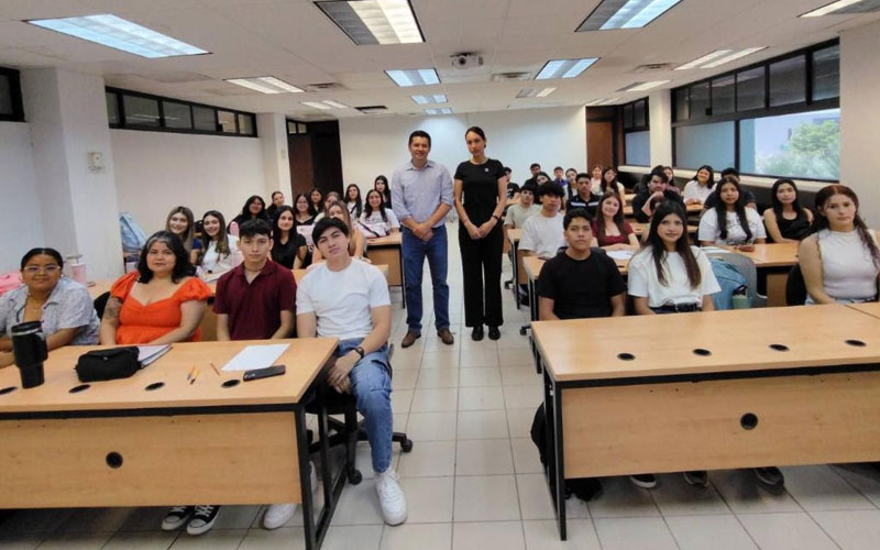 UTE inicia primera generación de Médico Cirujano y Partero con 40 estudiantes