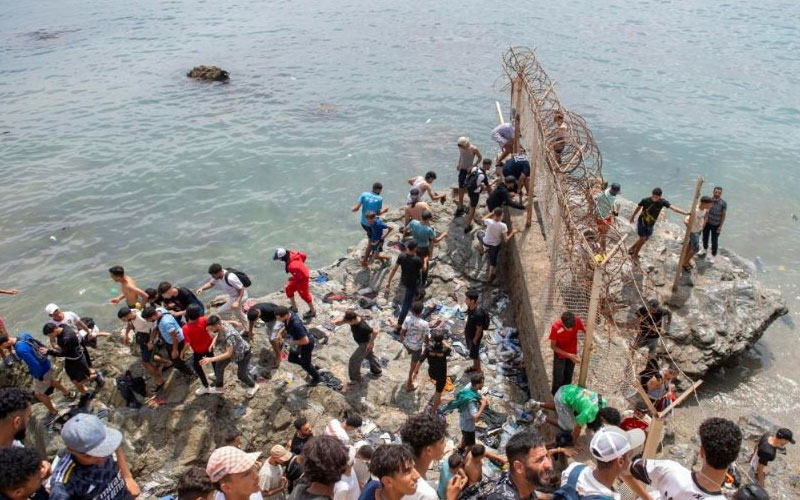 España investiga infiltración de agentes marroquíes tras ingreso masivo a Ceuta