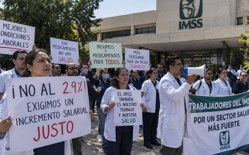 Sheinbaum reconoce insuficiencias en el IMSS y defiende aumento salarial de 5.1%