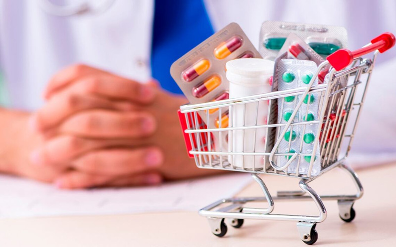 Gobierno compra 6 mil millones de medicamentos para 2027 y 2028 y excluye a 40 empresas