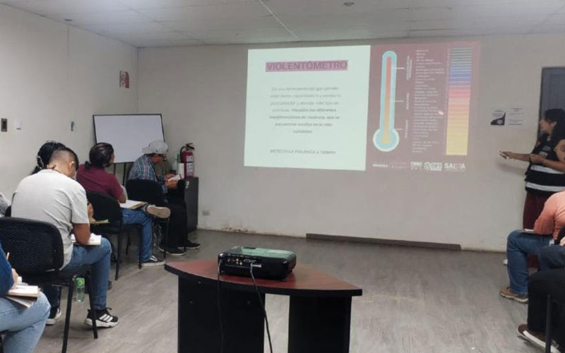 Capacita SALVA a más de mil 500 operadores para proteger a mujeres en el transporte público