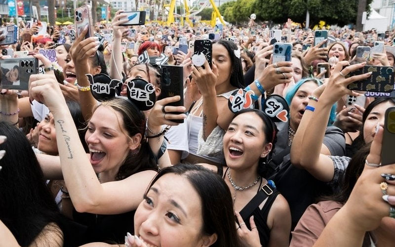 El lado oscuro del K-pop: acoso digital y rivalidades entre fanáticos