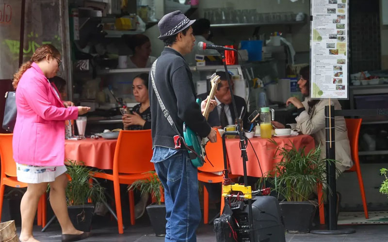 Desocupación en México sube a 3% en agosto; informalidad alcanza 55%