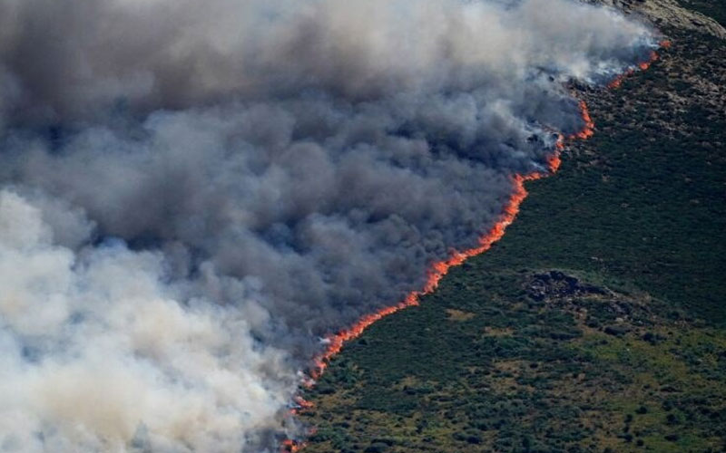 Incendios obligan a evacuar a más de 280 mil personas en España y Francia