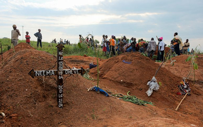 Miles huyen de campamento en Congo afectado por ébola tras ingreso de soldados