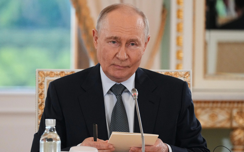Putin afirma que las propuestas para terminar la guerra con Ucrania siguen sobre la mesa