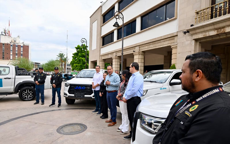 Hermosillo entrega cinco vehículos eléctricos a Protección Civil