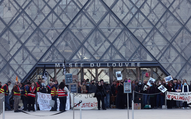 Museo del Louvre cierra sus puertas por protestas estudiantiles en Francia