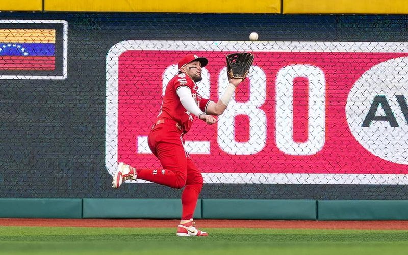 Julián Ornelas gana el premio al Defensivo del Año y extiende la racha de los Diablos Rojos