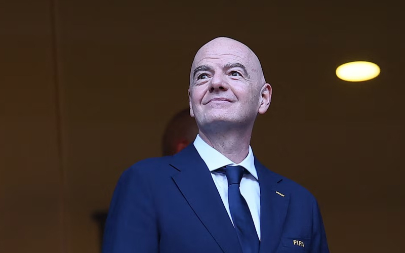 Eurodiputados impulsan investigación contra Infantino por caso Balogun