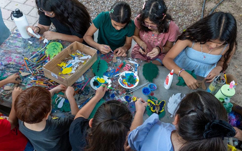 La Sauceda reúne a familias en un fin de semana de ciencia, naturaleza y música