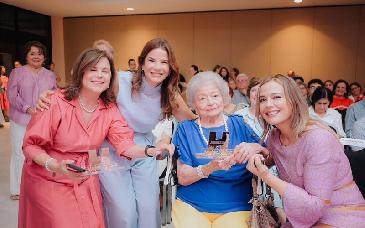 Homenajean a 30 mujeres por su labor social y humanitaria en Hermosillo