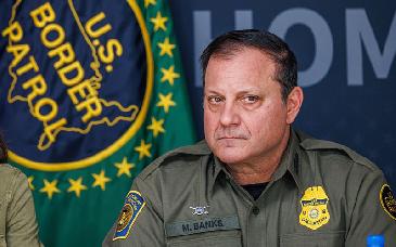 Renuncia jefe de la Patrulla Fronteriza de EU en medio del endurecimiento migratorio de Trump